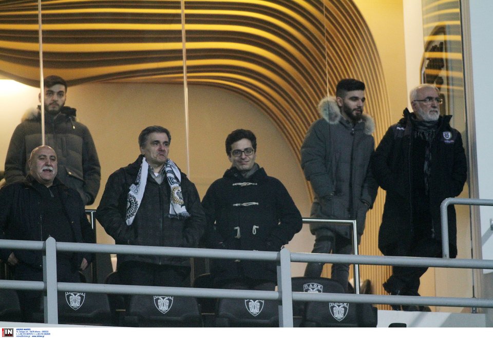 Ο Τσακαλώτος είδε ΠΑΟΚ με τον Ιβάν Σαββίδη από τη σουίτα του στην Τούμπα [εικόνες] | iefimerida.gr 7