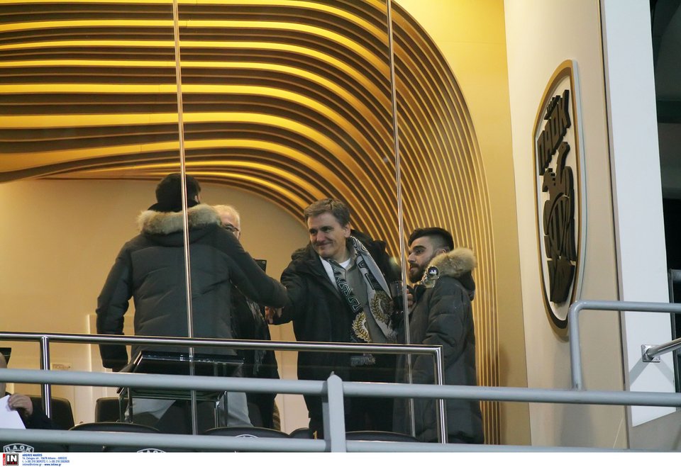 Ο Τσακαλώτος είδε ΠΑΟΚ με τον Ιβάν Σαββίδη από τη σουίτα του στην Τούμπα [εικόνες] | iefimerida.gr 4