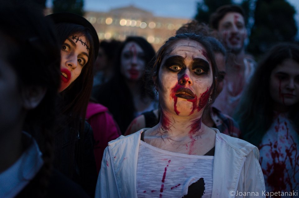 Το Σάββατο τα ζόμπι θα κάνουν πορεία στο Σύνταγμα [εικόνες]  | iefimerida.gr 0