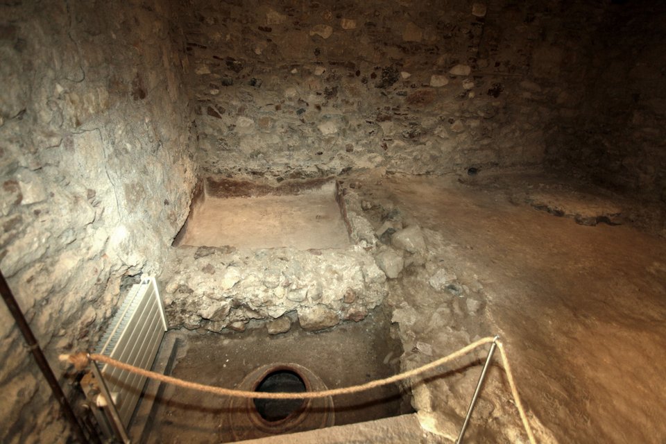 Το σπίτι της Αγίας Φιλοθέης στην Πλάκα έγινε μουσείο -Εγκαίνια από τον Αρχιεπίσκοπο Ιερώνυμο [εικόνες] | iefimerida.gr 6