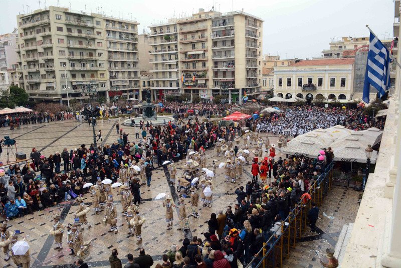 30.000 καρναβαλιστές παρέλασαν υπό βροχή στην Πάτρα! [εικόνες & βίντεο] | iefimerida.gr 5