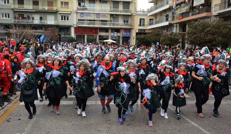 30.000 καρναβαλιστές παρέλασαν υπό βροχή στην Πάτρα! [εικόνες & βίντεο] | iefimerida.gr 3