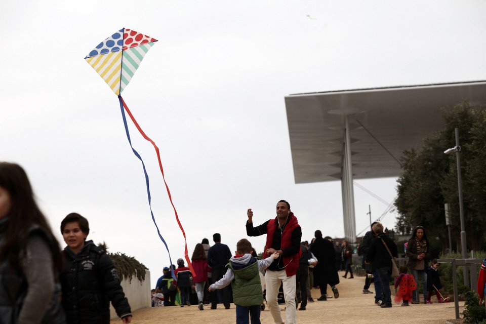Κούλουμα με ταπεράκια και κλαρίνα στο (δημόσιο) Κέντρο Πολιτισμού Σταύρος Νιάρχος [εικόνες]  | iefimerida.gr 1