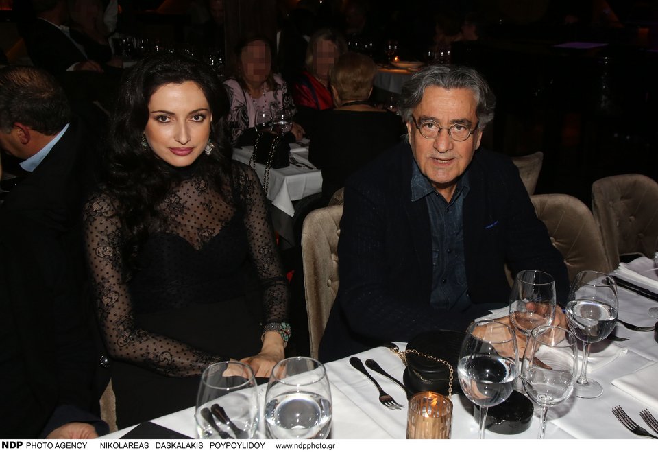 Ο Νίκος Γαλανός με τη σύντροφό του σε βραδινή έξοδο – 30 χρόνια νεότερή του και κούκλα [εικόνες] | iefimerida.gr 1