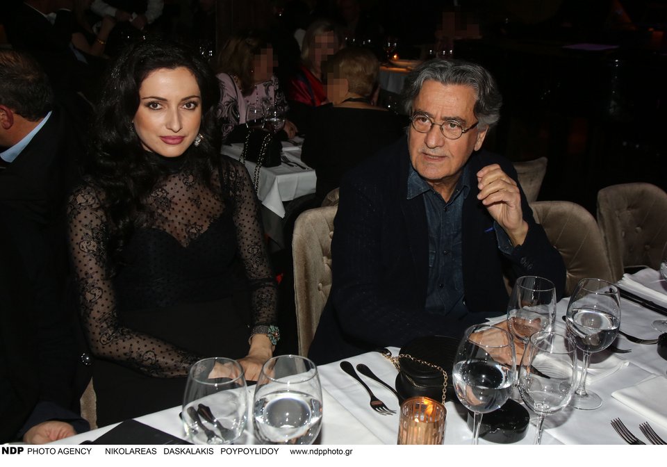 Ο Νίκος Γαλανός με τη σύντροφό του σε βραδινή έξοδο – 30 χρόνια νεότερή του και κούκλα [εικόνες] | iefimerida.gr 2