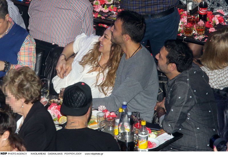 Το φιλί στο στόμα της Ελένης Βιτάλη με την Μελίνα Ασλανίδου on stage [εικόνες] | iefimerida.gr 2