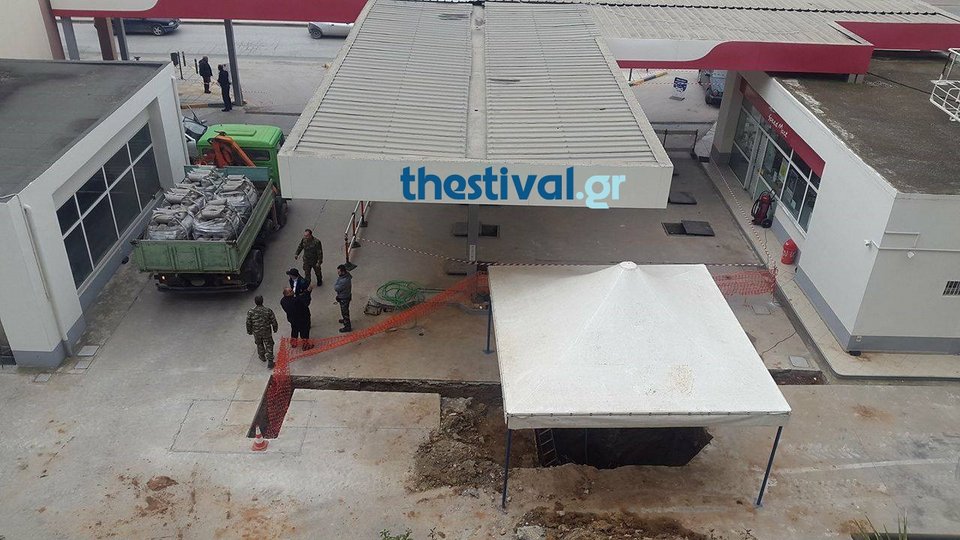 Ξεκίνησε η θυροκόλληση στο Κορδελιό για την απομάκρυνση των κατοίκων την Κυριακή [εικόνες] | iefimerida.gr 1