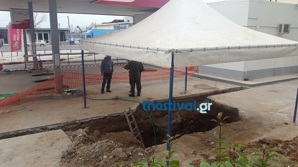 Ξεκίνησε η θυροκόλληση στο Κορδελιό για την απομάκρυνση των κατοίκων την Κυριακή [εικόνες] | iefimerida.gr 2