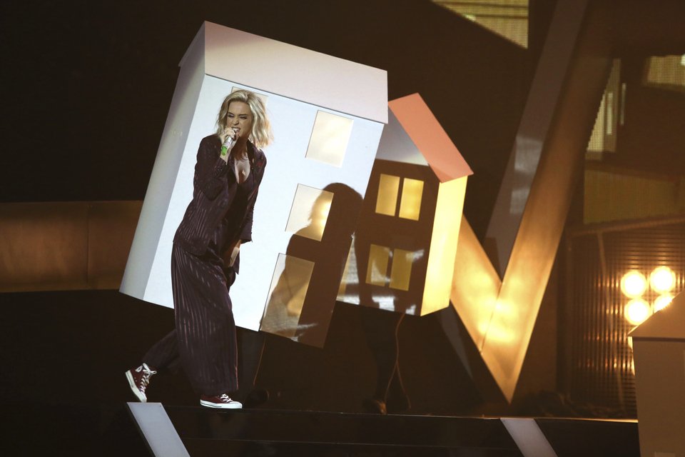 Brit Awards: Αλμπουμ & καλλιτέχνης της χρονιάς ο Ντέιβιντ Μπόουι -Ολοι οι νικητές [εικόνες] | iefimerida.gr 2