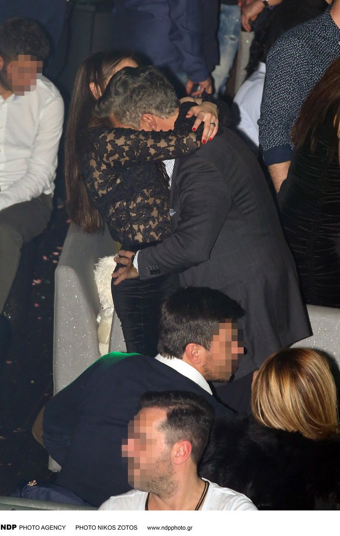 Αρης Σπηλιωτόπουλος: Αγκαλιές και φιλιά με την 21χρονη συνοδό του [εικόνες] | iefimerida.gr 5