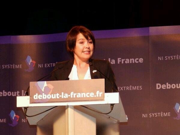 Nέος έρωτας στη ζωή του Νάιτζελ Φάρατζ -Νεαρή Γαλλίδα πολιτικός [εικόνες] | iefimerida.gr 0