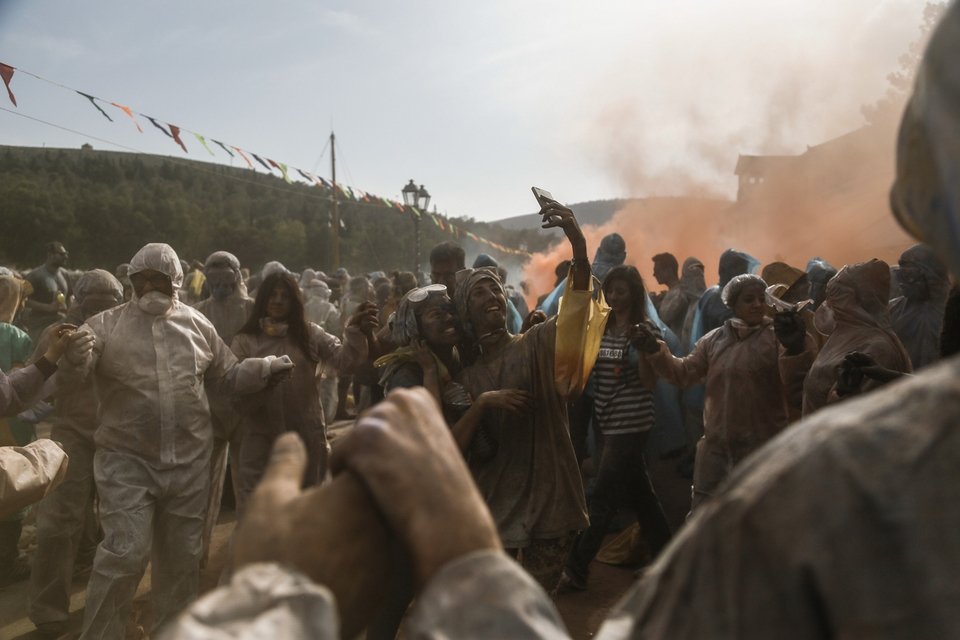 Αλευρομουτζουρώματα στο Γαλαξίδι -Τήρησαν και φέτος το έθιμο [εικόνες] | iefimerida.gr 10