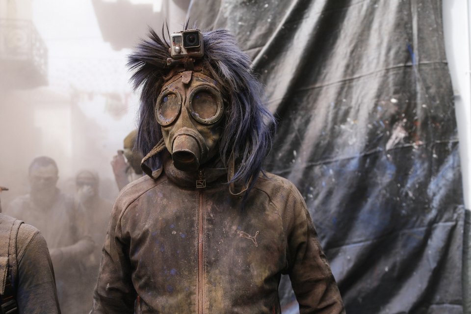 Αλευρομουτζουρώματα στο Γαλαξίδι -Τήρησαν και φέτος το έθιμο [εικόνες] | iefimerida.gr 3