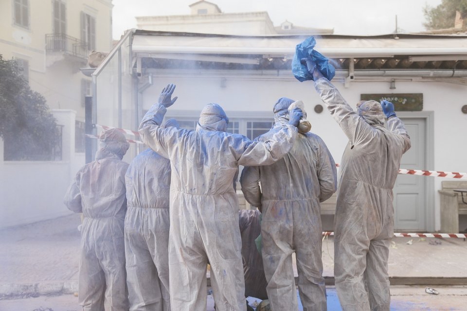 Αλευρομουτζουρώματα στο Γαλαξίδι -Τήρησαν και φέτος το έθιμο [εικόνες] | iefimerida.gr 8