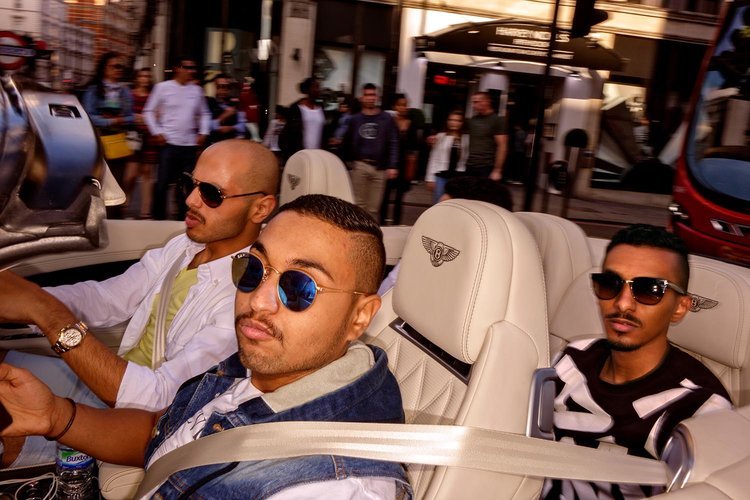 Ποιοι ψωνίζουν στα πανάκριβα καταστήματα Harrods του Λονδίνου -Ρώσοι και Σαουδάραβες το «σηκώνουν» [εικόνες] | iefimerida.gr 14