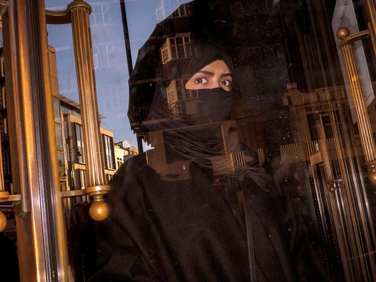 Ποιοι ψωνίζουν στα πανάκριβα καταστήματα Harrods του Λονδίνου -Ρώσοι και Σαουδάραβες το «σηκώνουν» [εικόνες] | iefimerida.gr 7