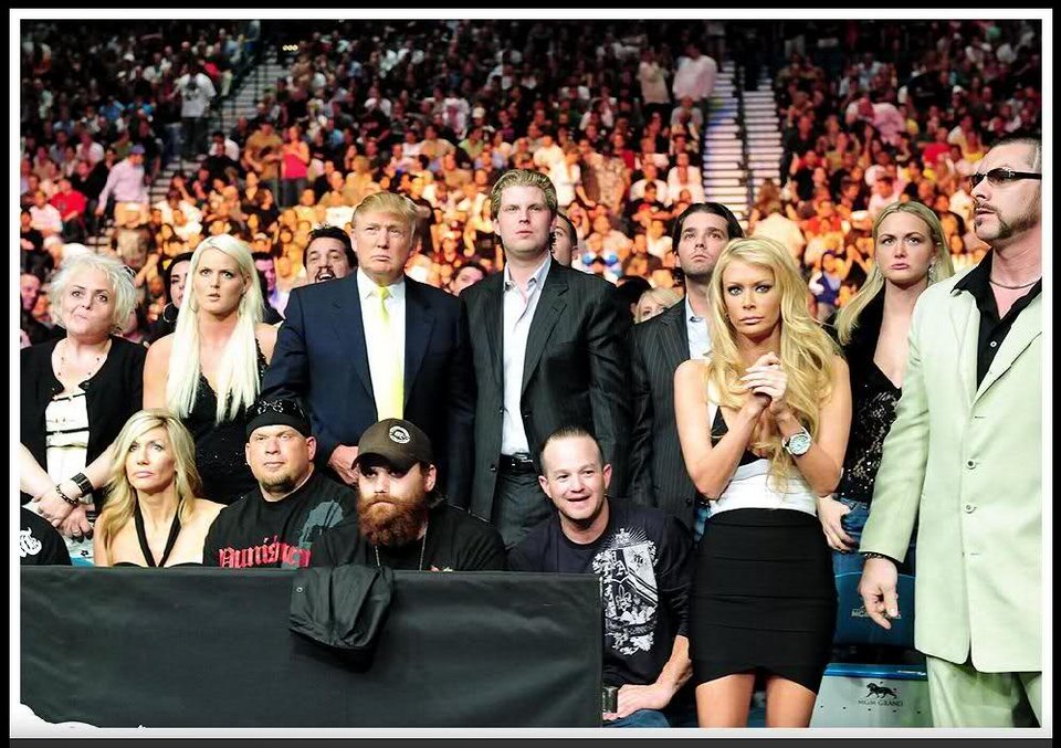 Στο πλευρό του Τραμπ μια απ’ τις διασημότερες πορνοστάρ του πλανήτη [εικόνες]  | iefimerida.gr 2