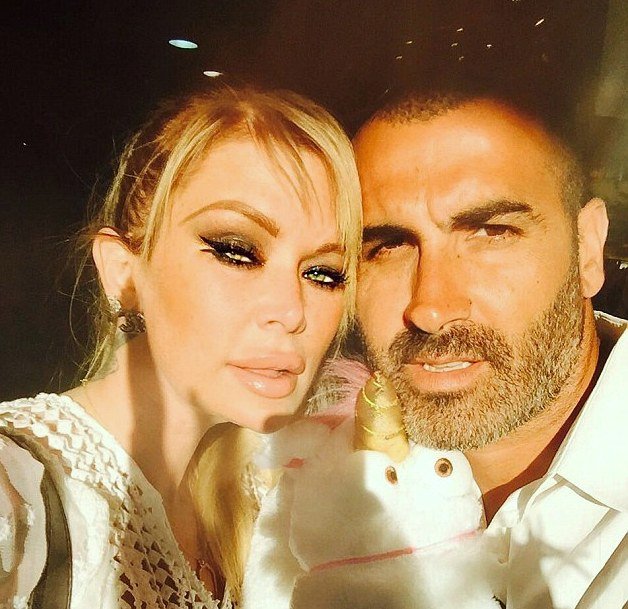 Στο πλευρό του Τραμπ μια απ’ τις διασημότερες πορνοστάρ του πλανήτη [εικόνες]  | iefimerida.gr 5