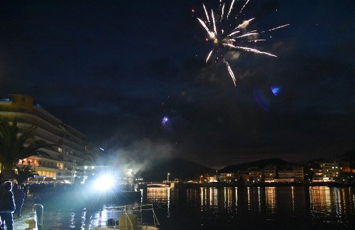 Το εντυπωσιακό θαλασσινό καρναβάλι της Χαλκίδας [εικόνες] | iefimerida.gr 0