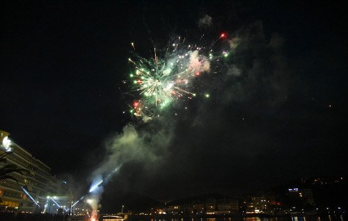 Το εντυπωσιακό θαλασσινό καρναβάλι της Χαλκίδας [εικόνες] | iefimerida.gr 1