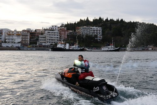 Το εντυπωσιακό θαλασσινό καρναβάλι της Χαλκίδας [εικόνες] | iefimerida.gr 6