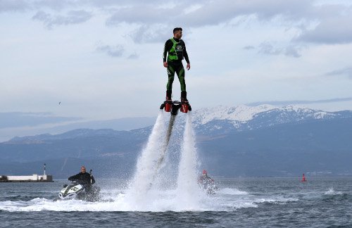 Το εντυπωσιακό θαλασσινό καρναβάλι της Χαλκίδας [εικόνες] | iefimerida.gr 12
