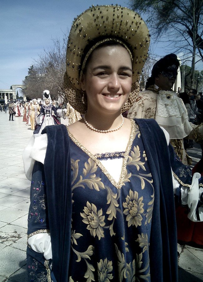 Η Κέρκυρα «μεταμορφώνεται» σε Βενετία για τις Απόκριες-  Κόμισσες και κόντηδες βολτάρουν στο νησί [εικόνες] | iefimerida.gr 1