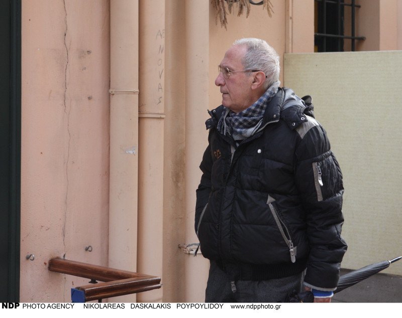 Φίλοι, καλλιτέχνες και πολιτικοί είπαν το τελευταίο αντίο στον Λουκιανό Κηλαηδόνη [εικόνες] | iefimerida.gr 11