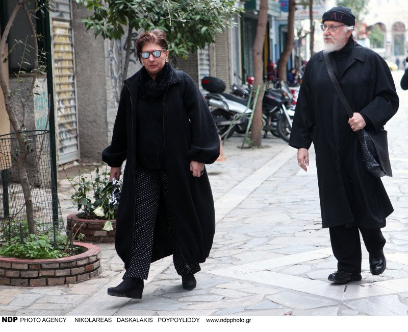 Φίλοι, καλλιτέχνες και πολιτικοί είπαν το τελευταίο αντίο στον Λουκιανό Κηλαηδόνη [εικόνες] | iefimerida.gr 12