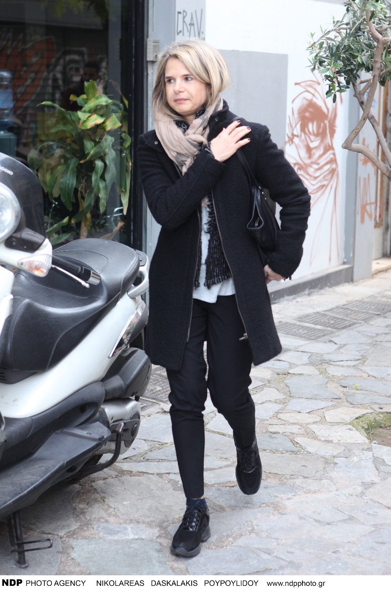 Φίλοι, καλλιτέχνες και πολιτικοί είπαν το τελευταίο αντίο στον Λουκιανό Κηλαηδόνη [εικόνες] | iefimerida.gr 13