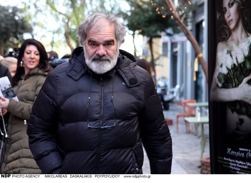 Φίλοι, καλλιτέχνες και πολιτικοί είπαν το τελευταίο αντίο στον Λουκιανό Κηλαηδόνη [εικόνες] | iefimerida.gr 4