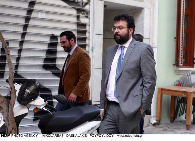 Φίλοι, καλλιτέχνες και πολιτικοί είπαν το τελευταίο αντίο στον Λουκιανό Κηλαηδόνη [εικόνες] | iefimerida.gr 6