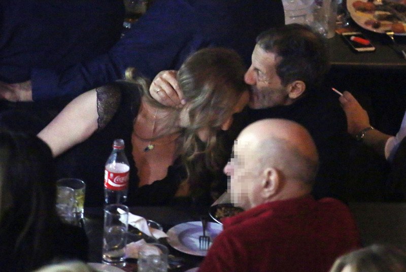 Αγκαλιές και φιλιά για Σταύρο Ξαρχάκο και Ηρώ Σαΐα -Η σπάνια βραδινή τους έξοδος [εικόνες]  | iefimerida.gr 1