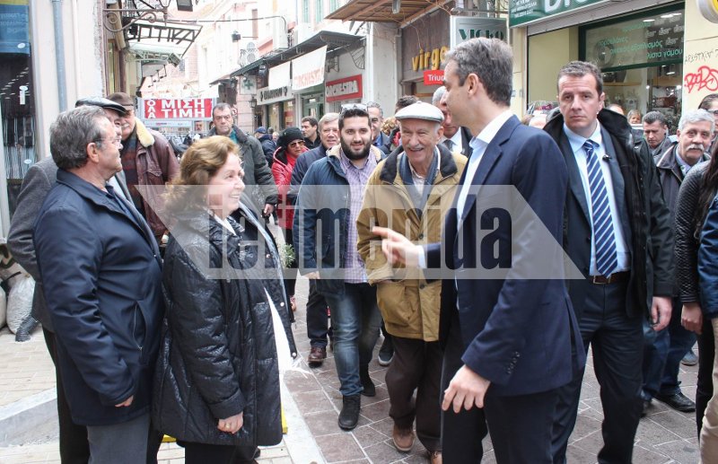 Το παρασκήνιο της επίσκεψης Μητσοτάκη στη Λέσβο -Τι συζήτησε με τους πολίτες της Μόριας [εικόνες] | iefimerida.gr 2