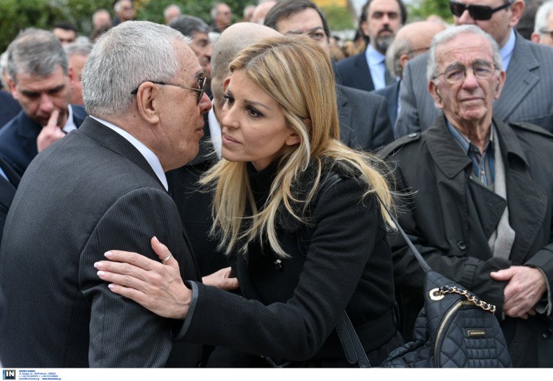 Τα στελέχη της ΝΔ στο τελευταίο αντίο στον Ευάγγελο Μπασιάκο, στη Θήβα [εικόνες] | iefimerida.gr 5