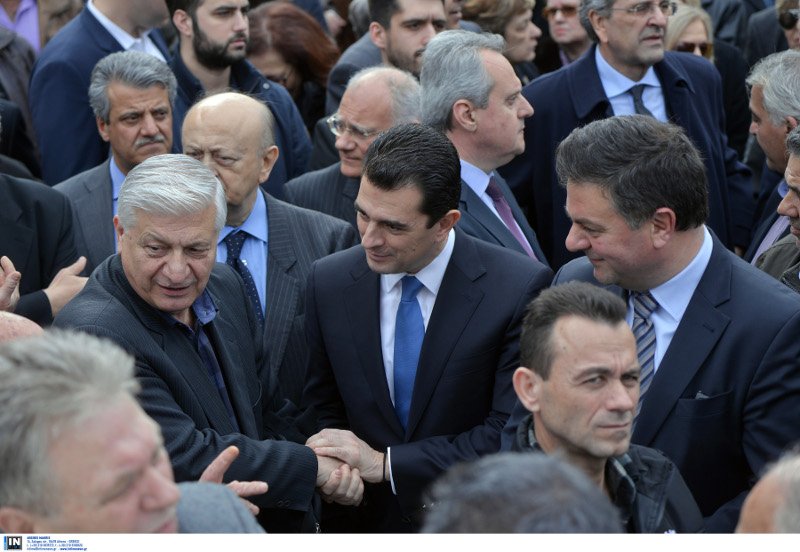 Τα στελέχη της ΝΔ στο τελευταίο αντίο στον Ευάγγελο Μπασιάκο, στη Θήβα [εικόνες] | iefimerida.gr 10