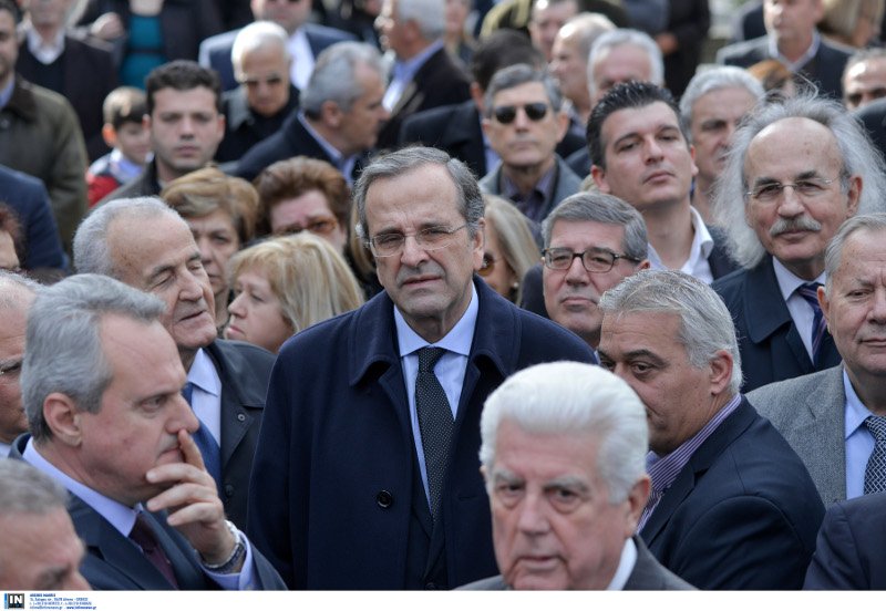 Τα στελέχη της ΝΔ στο τελευταίο αντίο στον Ευάγγελο Μπασιάκο, στη Θήβα [εικόνες] | iefimerida.gr 2