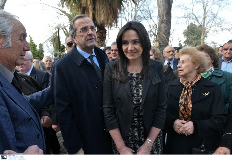 Τα στελέχη της ΝΔ στο τελευταίο αντίο στον Ευάγγελο Μπασιάκο, στη Θήβα [εικόνες] | iefimerida.gr 3