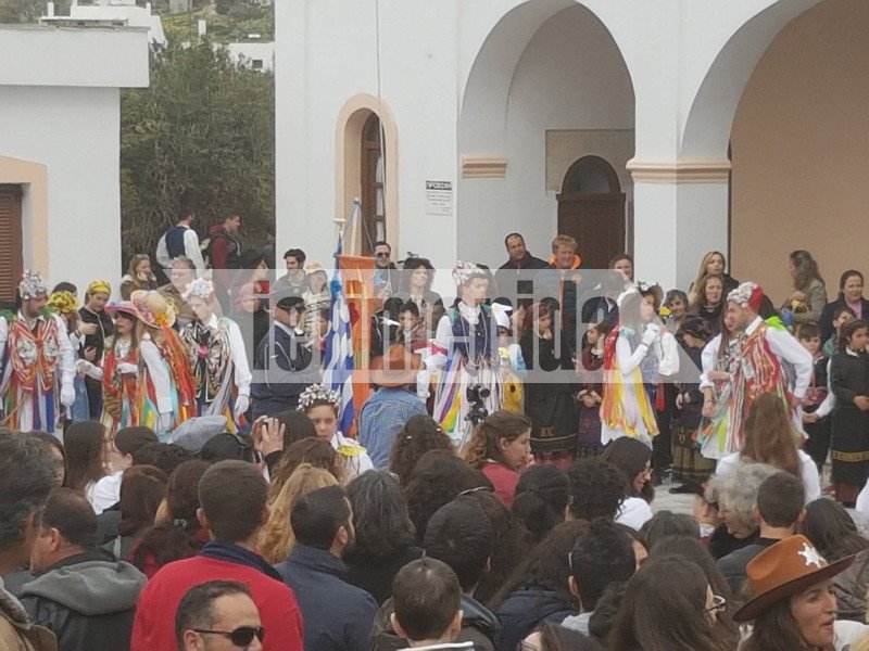 Οι κορδελάτοι της Νάξου -Ενα ιδιαίτερο αποκριάτικο έθιμο [εικόνες & βίντεο] | iefimerida.gr 2