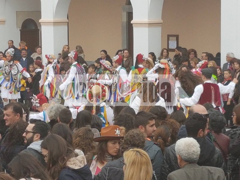 Οι κορδελάτοι της Νάξου -Ενα ιδιαίτερο αποκριάτικο έθιμο [εικόνες & βίντεο] | iefimerida.gr 4
