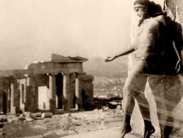 1951: Οταν ο Christian Dior έκανε φωτογράφιση με τα μοντέλα του στην Ακρόπολη [εικόνες] | iefimerida.gr 6