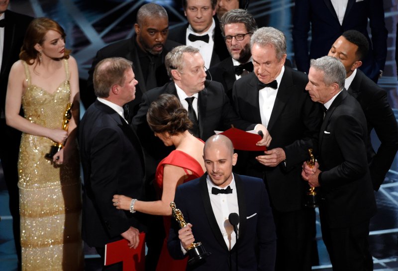 Η Εμμα Στόουν σχολιάζει τη μεγάλη γκάφα στα Οσκαρ: Ηταν φρικτό [εικόνες &amp; βίντεο] | iefimerida.gr 0