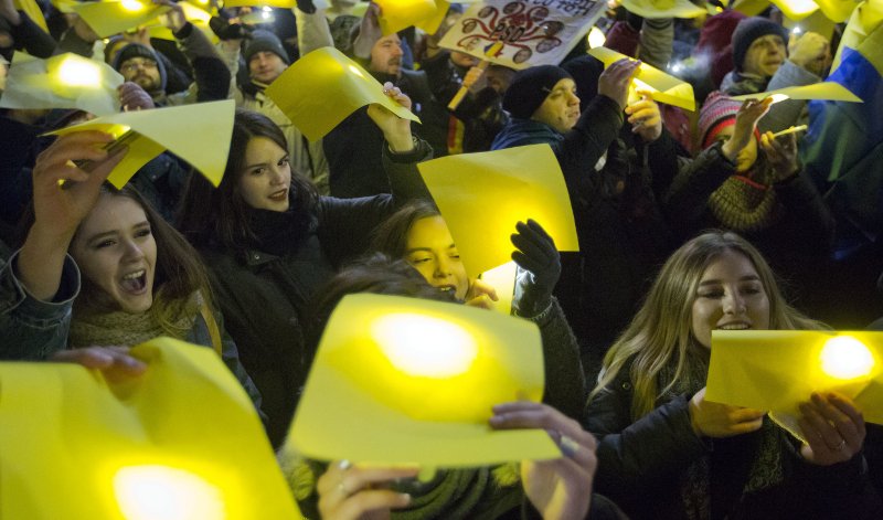 Ρουμανία: «Κλέφτες, παραιτηθείτε!», το σύνθημα που κυριάρχησε για 13η μέρα [εικόνες]  | iefimerida.gr 0