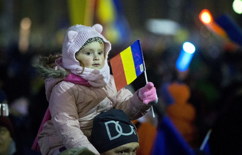 Ρουμανία: «Κλέφτες, παραιτηθείτε!», το σύνθημα που κυριάρχησε για 13η μέρα [εικόνες]  | iefimerida.gr 1