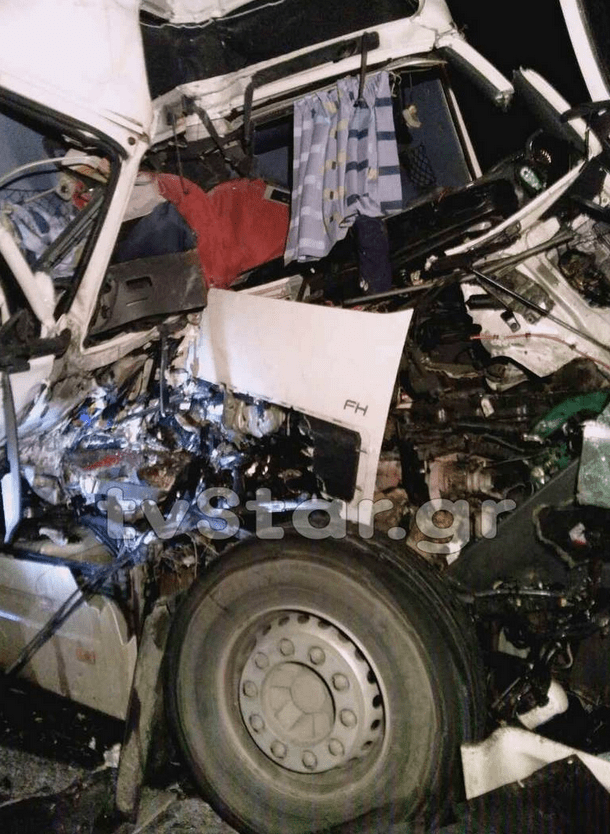 Λαμία: Φωτογραφίες από τη σφοδρή σύγκρουση φορτηγών στην Εθνική Οδό [εικόνες & βίντεο] | iefimerida.gr 3