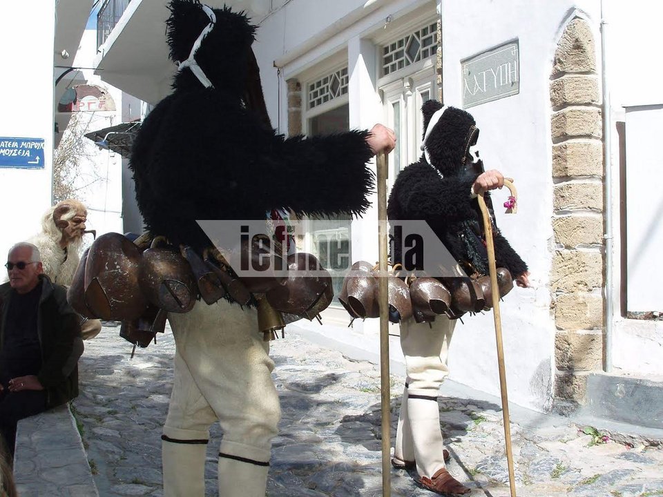 Το καρναβάλι της Σκύρου και οι... γέροι του [εικόνες] | iefimerida.gr 19