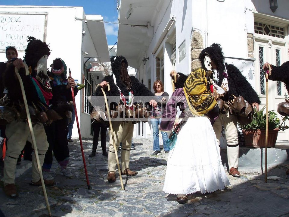 Το καρναβάλι της Σκύρου και οι... γέροι του [εικόνες] | iefimerida.gr 21