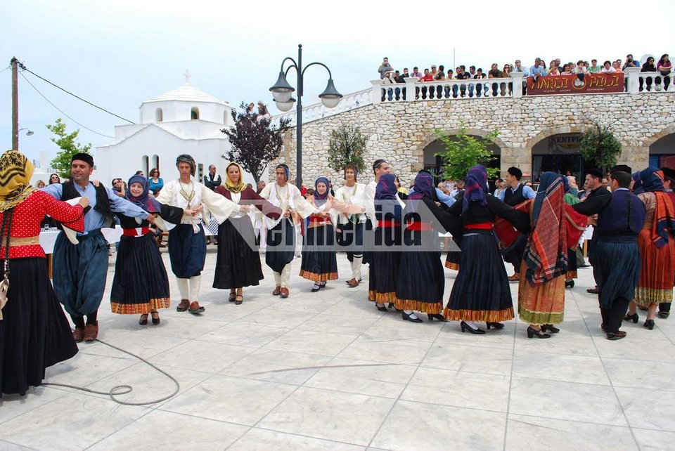 Το καρναβάλι της Σκύρου και οι... γέροι του [εικόνες] | iefimerida.gr 4