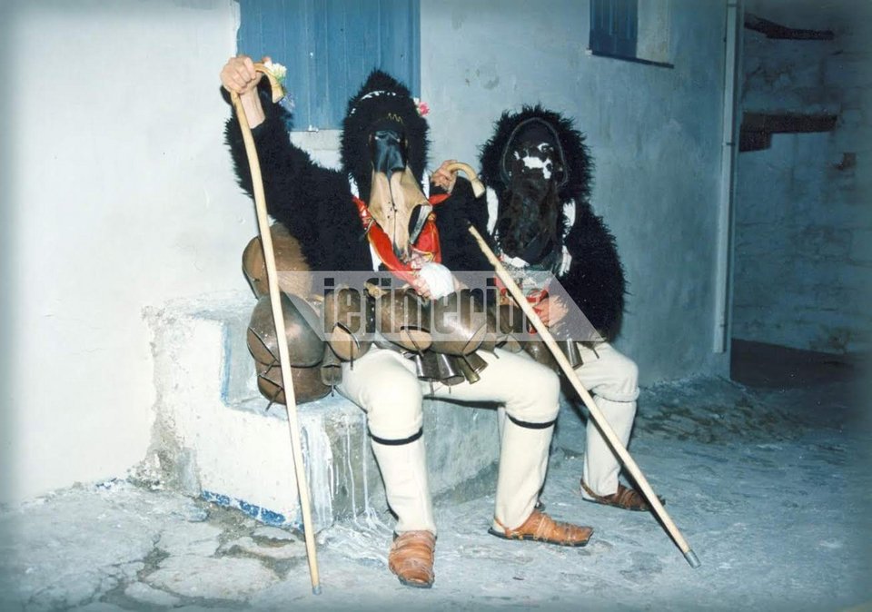 Το καρναβάλι της Σκύρου και οι... γέροι του [εικόνες] | iefimerida.gr 5