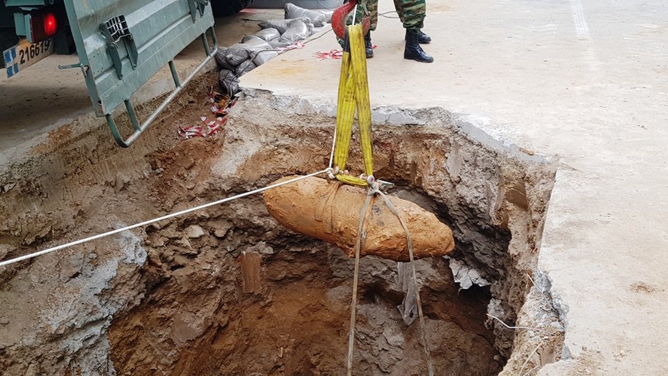 Καρέ καρέ η εξουδετέρωση της βόμβας στο Κορδελιό -Η στιγμή της έκρηξης [εικόνες & βίντεο] | iefimerida.gr 2